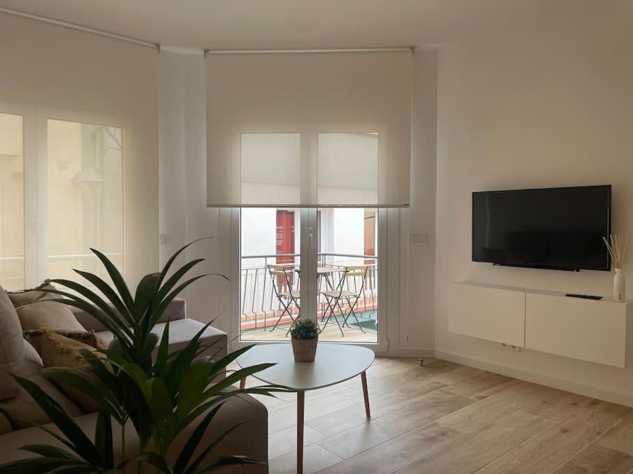 Apartamento Nuevo Centrico Frente Al Mar En Паламос Екстериор снимка