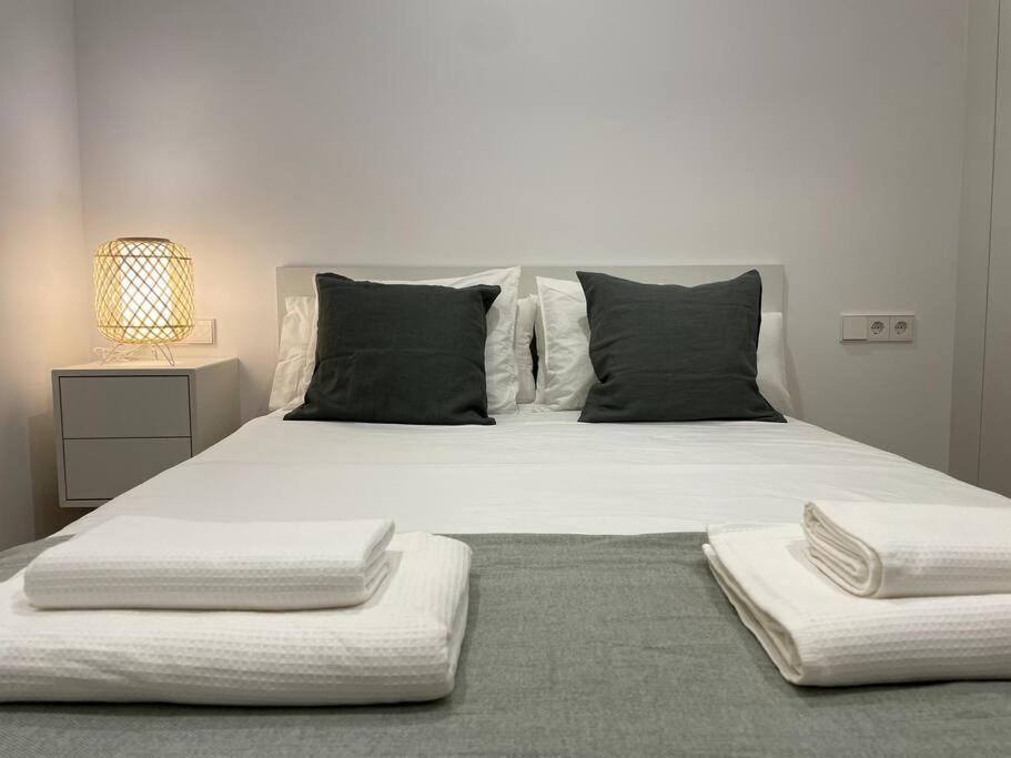 Apartamento Nuevo Centrico Frente Al Mar En Паламос Екстериор снимка