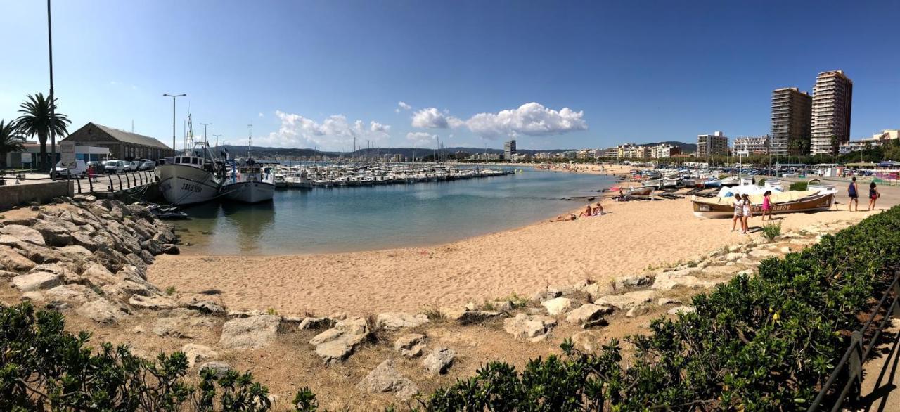 Apartamento Nuevo Centrico Frente Al Mar En Паламос Екстериор снимка